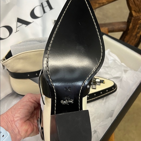 Coach Women's Black and Cream Heels NWOTS, New in the box - Picture 9 of 10